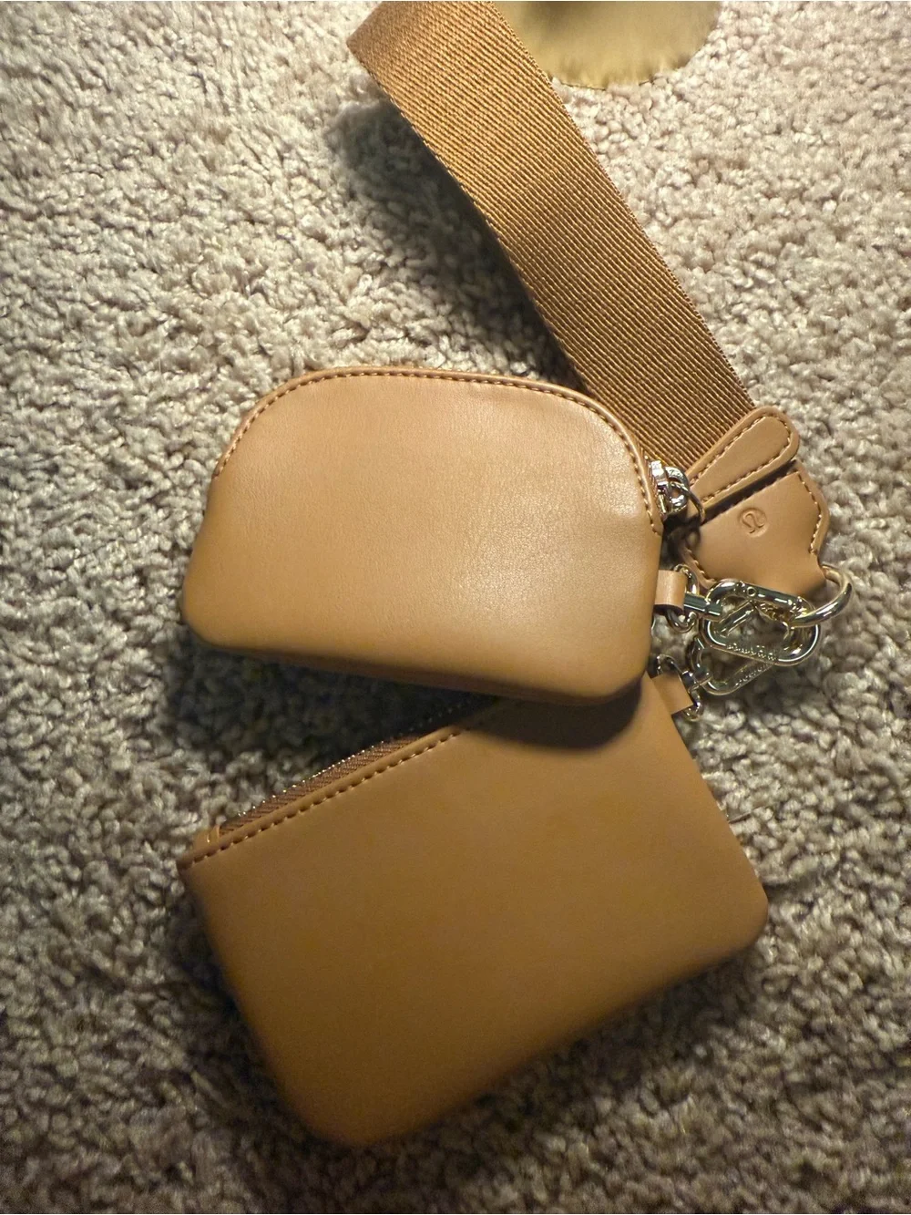 lululemon athletica carrying faux clip
